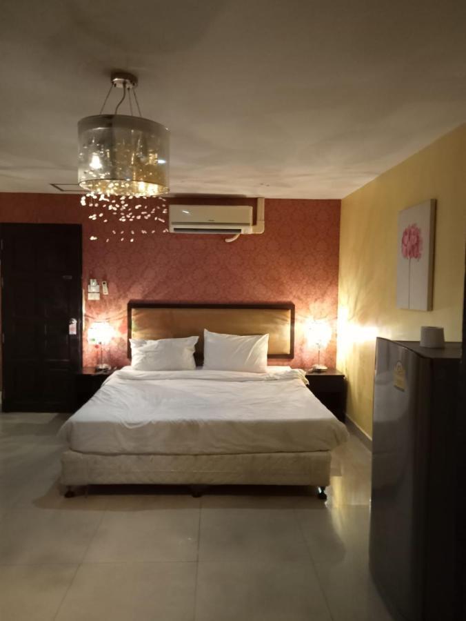 Lucky Inn Suites Pattaya Eksteriør billede